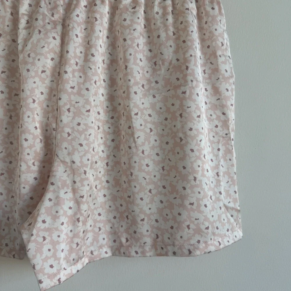 Barefoot Dreams Rose Mist Ditsy Floral Washed Satin Pajama Shorts‎ Size